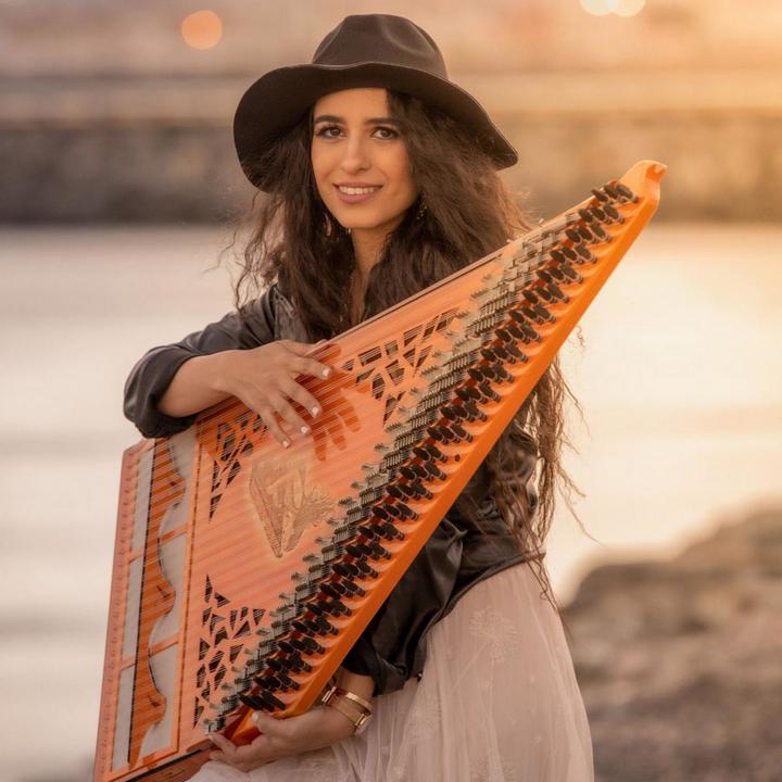 Nagham Debal - أغانينا على القانون
